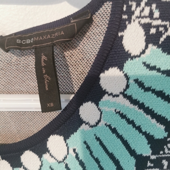 BCBGMAXAZRIA XS/S Wilma feather print exposed lower back - Picture 10 of 12